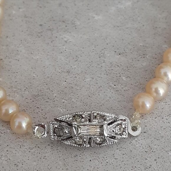 Vintage Graduated Pearl Necklace - marked Rosita 🍂 - Picture 7 of 9